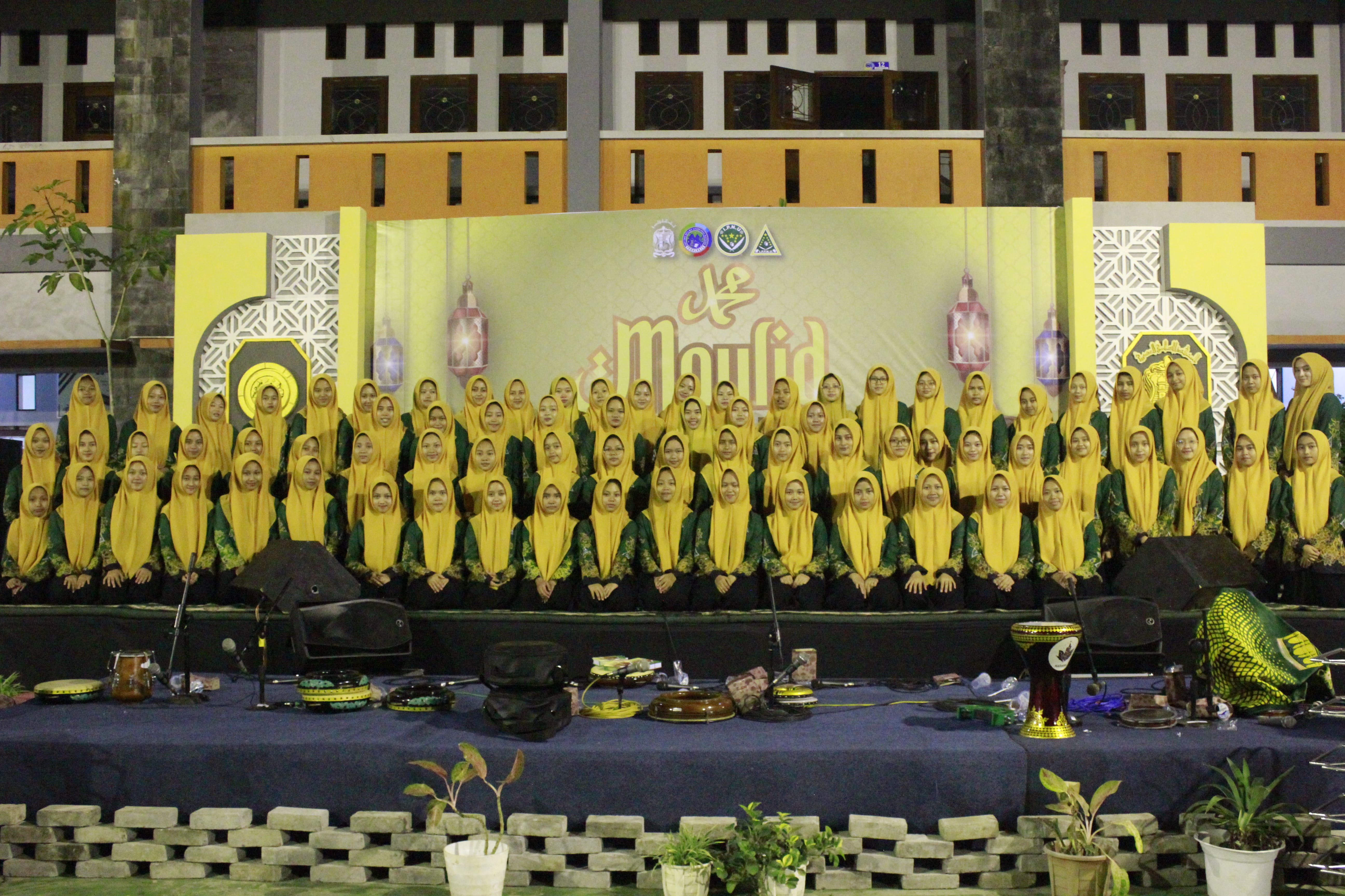 PERAYAAN MAULID NABI MUHAMMAD SAW PONDOK PESANTREN API ASRI TEGAREJO MAGELANG